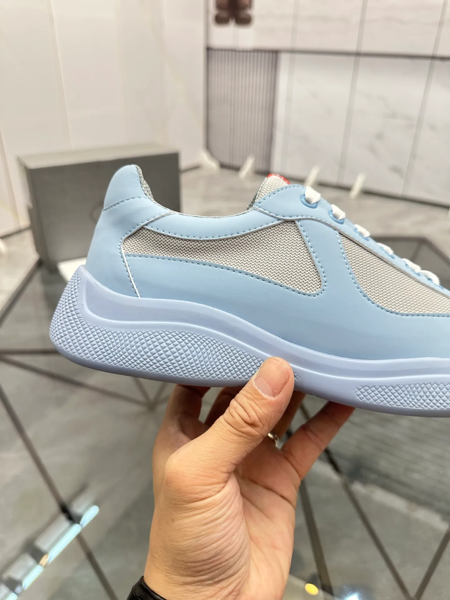 Men's shoes: 💰P360¥ Product trademark: Prada *"Prada*" low-top casual shoes Regular size: 35-47 (can be customized to 48) couple style Product materials: imported silk leather upper, breathable lining, original outsole. Number: 943